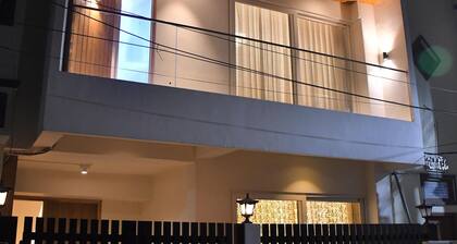 Luxuryhouse-3br-free Car & Driver-balcony-wifi