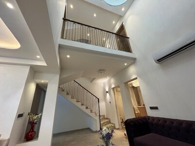 Luxuryhouse-3br-free Car & Driver-balcony-wifi