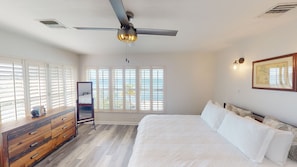 3 chambres, fer et planche à repasser, Wi-Fi gratuit, draps fournis
