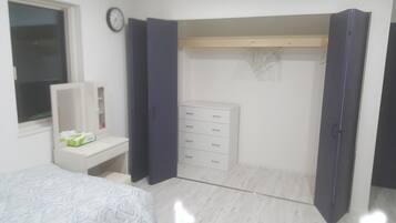 1 bedroom, free WiFi, bed sheets