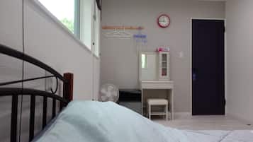 1 bedroom, desk, free WiFi, bed sheets