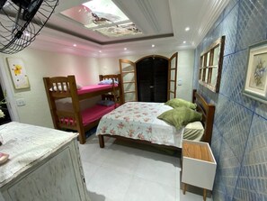 3 Schlafzimmer, Bügeleisen/Bügelbrett