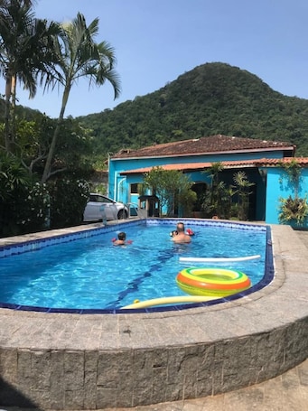 Pool. Nice house with pool in Canto do Forte, PG