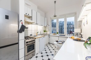 컴포트 아파트 | 전용 주방 | 식탁