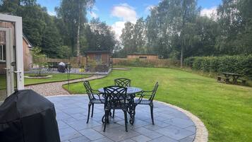 Cottage | Outdoor dining