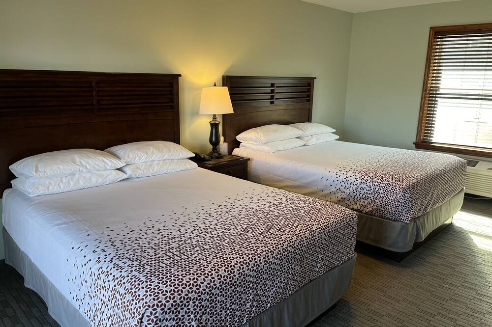 Redwood Inn & Suites Room #2 - impeccably clean motel between CDP & ASV