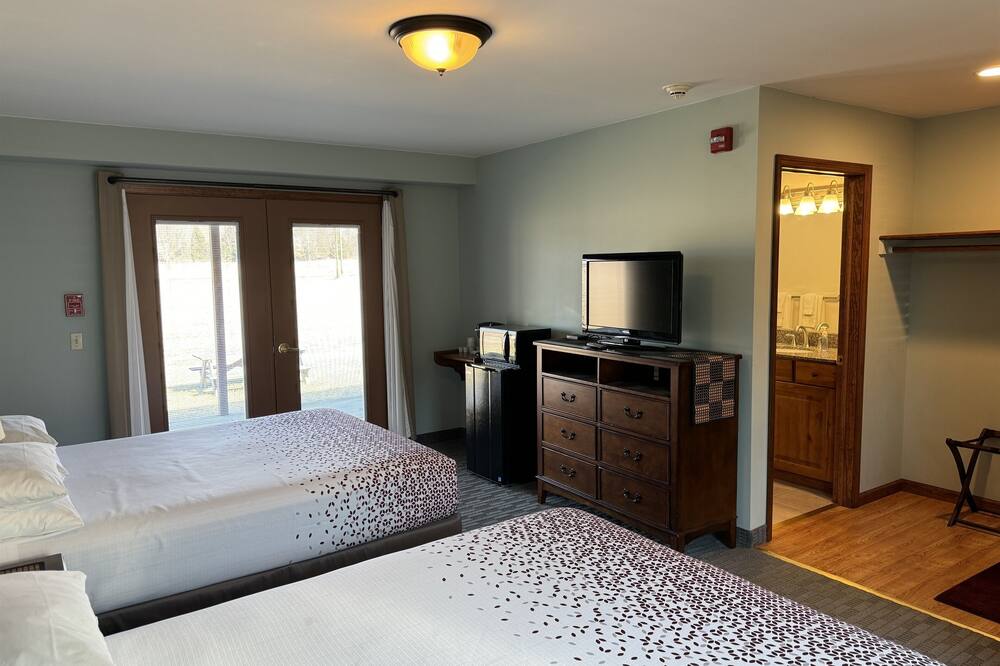 Redwood Inn & Suites Room #3 - impeccably clean motel between CDP & ASV