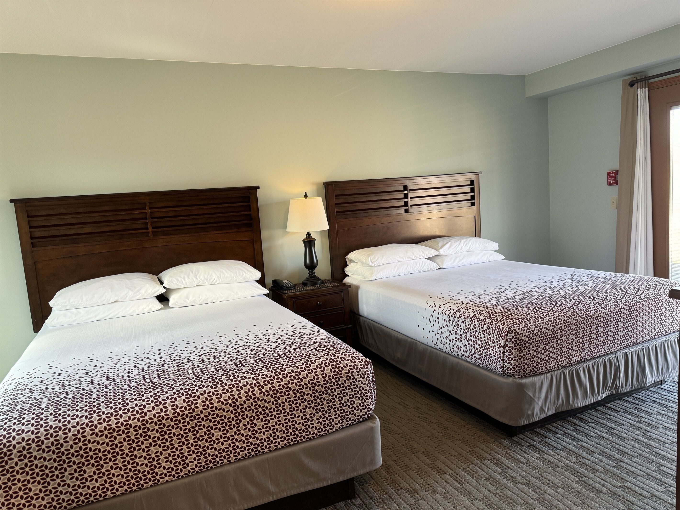 Redwood Inn & Suites Room #5 - impeccably clean motel between CDP & ASV