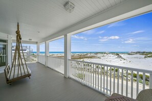 Property grounds - Book Your Holiday Stay Today! Private Salt Water Pool! 6 Bikes! 30A Beaches! (Santa Rosa Beach)