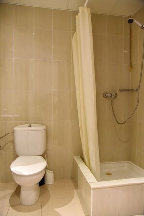 Bathroom - AR Dosjoimi Apartments (Lloret de Mar)