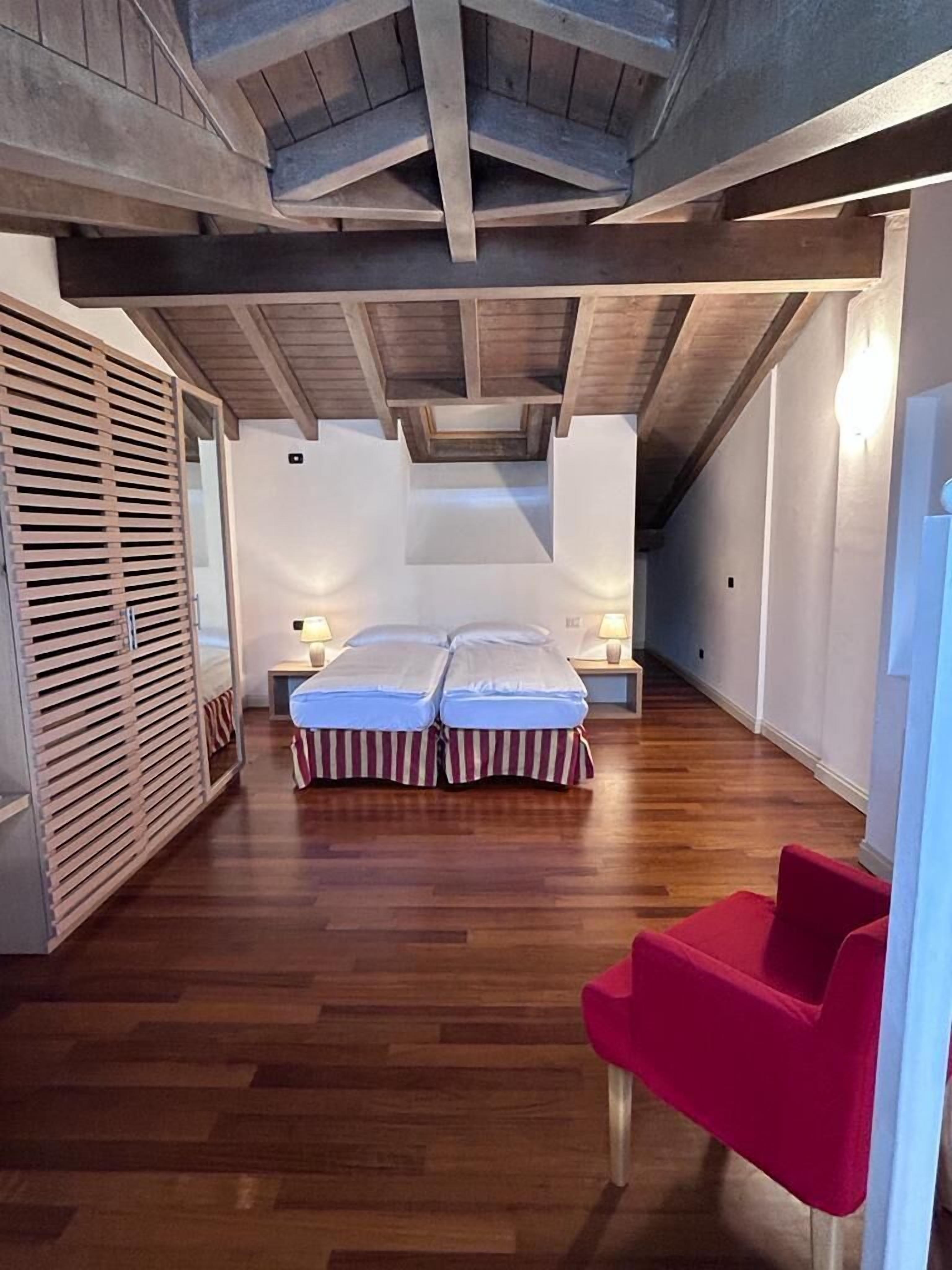 클래식 듀플렉스 | 객실 내 금고, WiFi, 침대 시트