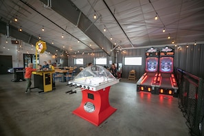 Games room - Fourth Street Crossing Royal Townhome: Rooftop Hot Tub (Silverthorne)
