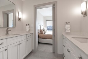 3 bedrooms, iron/ironing board, internet, bed sheets - Fourth Street Crossing Royal Townhome: Rooftop Hot Tub (Silverthorne)