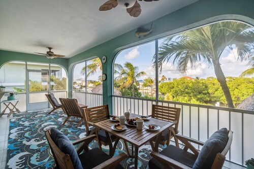 Reel Knotty ~ Pool Home, 35' Dock, Walk to the Beach, Bikes & Kayaks!