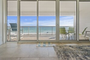 Interior - Gulf Front 3/3 Resort w/Pool & 3 King Suites! Chair/umbrella set-up included! (Navarre)