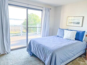 3 Schlafzimmer, Schreibtisch, Bügeleisen/Bügelbrett, Reisekinderbett