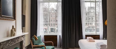 Standard Double Room | Free WiFi, bed sheets
