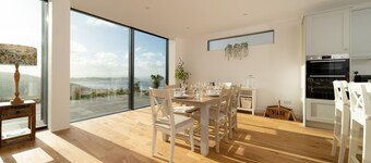 Seymour Heights, three bedroom holiday home with views over Woolacombe Beach