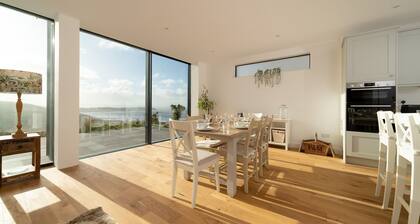 Seymour Heights, three bedroom holiday home with views over Woolacombe Beach