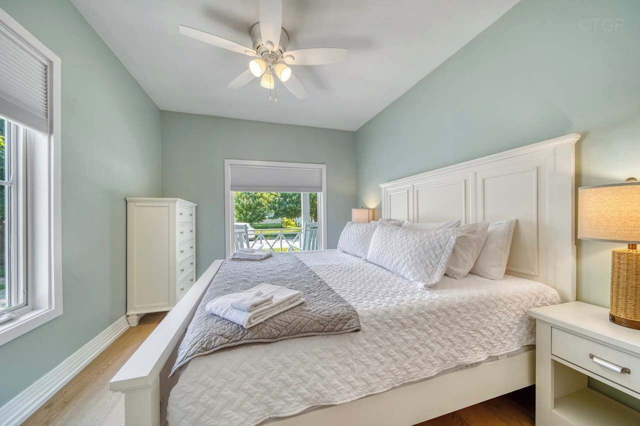 6 habitaciones, tabla de planchar con plancha, wifi y ropa de cama 