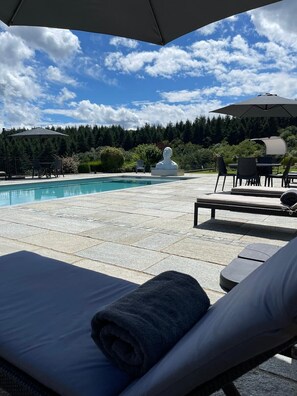 Piscina all'aperto, una piscina riscaldata