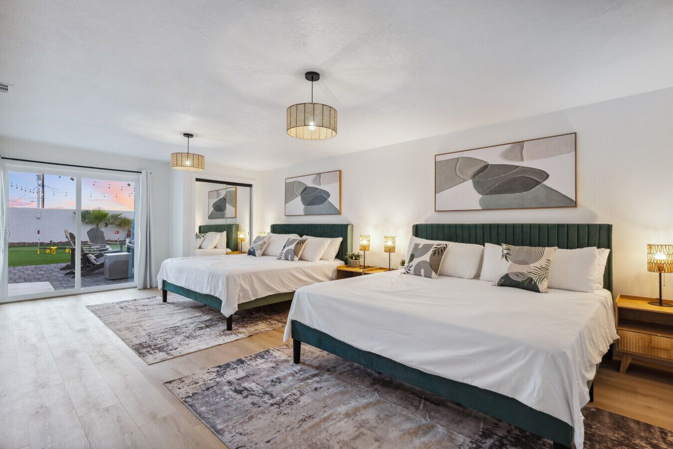 6 slaapkamers, een bureau, een strijkplank/strijkijzer, gratis wifi