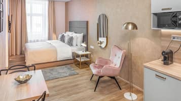 Studio tiện nghi đơn giản | 1 phòng ngủ, bộ đồ giường kháng dị ứng, bàn, màn/rèm cản sáng