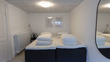 Economy-lejlighed - 3 soveværelser - terrasse (Basement - 7 persons) | Arbejdsområde til bærbare computere, mørklægningsgardiner