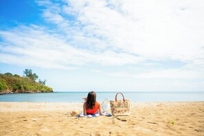 บนชายหาด, รถรับส่งชายหาด (ฟรี), ผ้าเช็ดตัวชายหาด, โยคะ