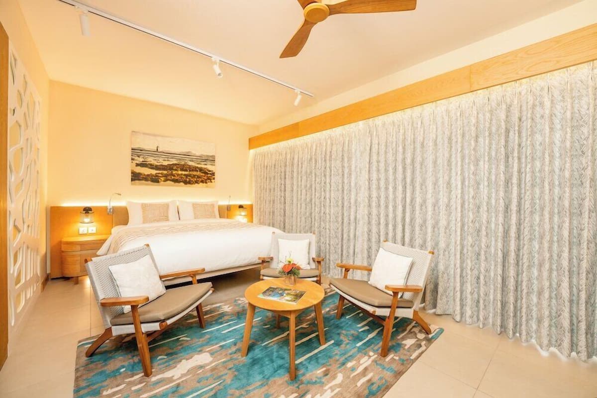 Ropa de cama de alta calidad, edredón y minibar