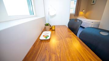 Twin Room, 2 Twin Beds | Desk, laptop workspace, free WiFi, bed sheets