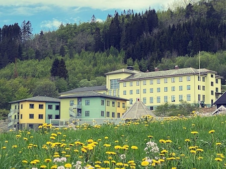 Exterior. Sjøholt Sommerhotell Bed&Breakfast