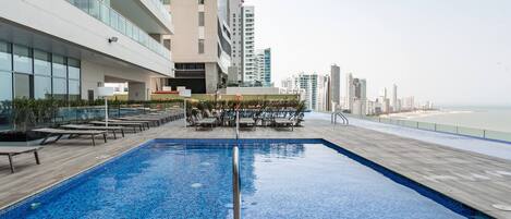 حمّام سباحة خارجي