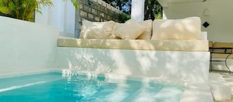 Cashew Nut Cottage- Spacious comfort for two in a private villa with a pool.