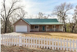 Exterior - 5-Bedroom House Next to Silver Dollar City (Branson)