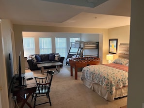 4 bedrooms, iron/ironing board, free WiFi