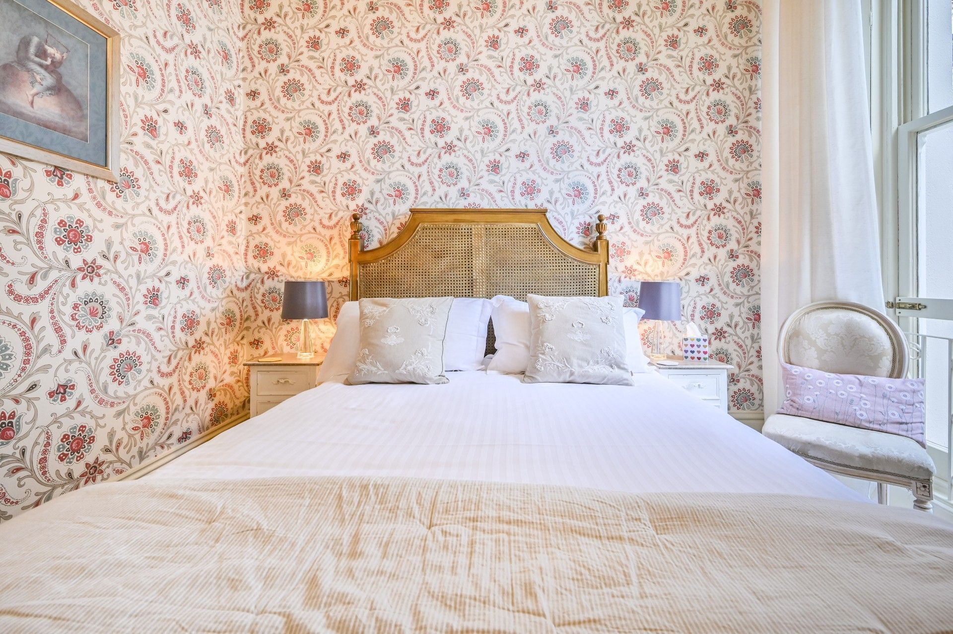 1 dormitorio, escritorio, tabla de planchar con plancha y wifi gratis