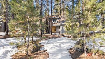 House, 3 Bedrooms | Property grounds