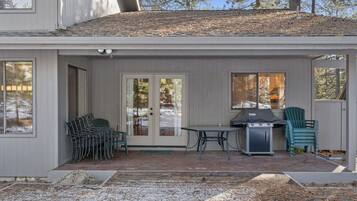 House, 3 Bedrooms | Property grounds