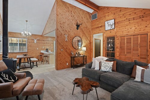 La Pinoli 3 Bedroom Home by RedAwning