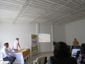 Smart TV, Netflix, computer, streaming services - centro turístico ambiaku - Hostel (Colón)