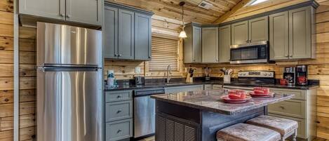 Huisje, 3 slaapkamers | Privékeuken | Een koelkast, een oven, een koffiezetapparaat/waterkoker