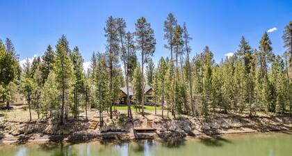 110 Crane 5 Bedroom Home by RedAwning