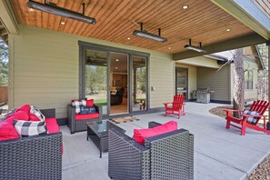 House, 4 Bedrooms | Terrace/patio - 110 Crane 5 Bedroom Home by RedAwning (Bend)