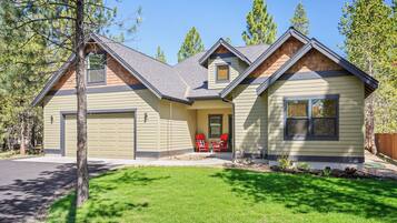 Nhà, 4 phòng ngủ | Ngoại thất