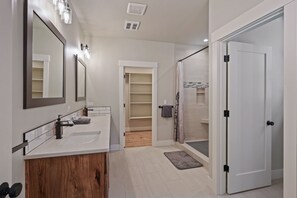 House, 4 Bedrooms | Bathroom | Towels - 110 Crane 5 Bedroom Home by RedAwning (Bend)