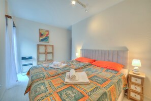 Family Apartment, 2 Bedrooms, Lakeside (Emotion Lake View) | 2 bedrooms, laptop workspace, iron/ironing board, free WiFi