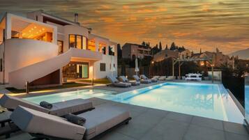 Villa, Smoking