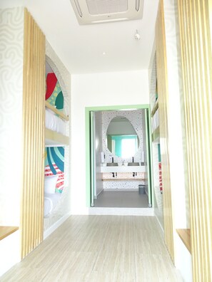 Economy Room, Multiple Beds