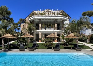 Piscine extérieure, piscine chauffée